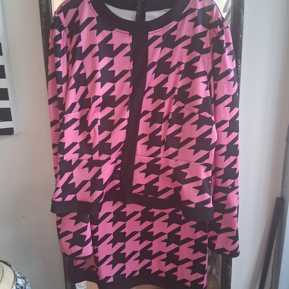 Women’s Pink and Black Houndstooth Long Sleeve Top